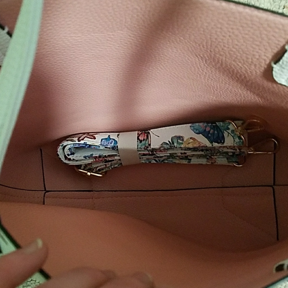Purses - Picture 7 of 7